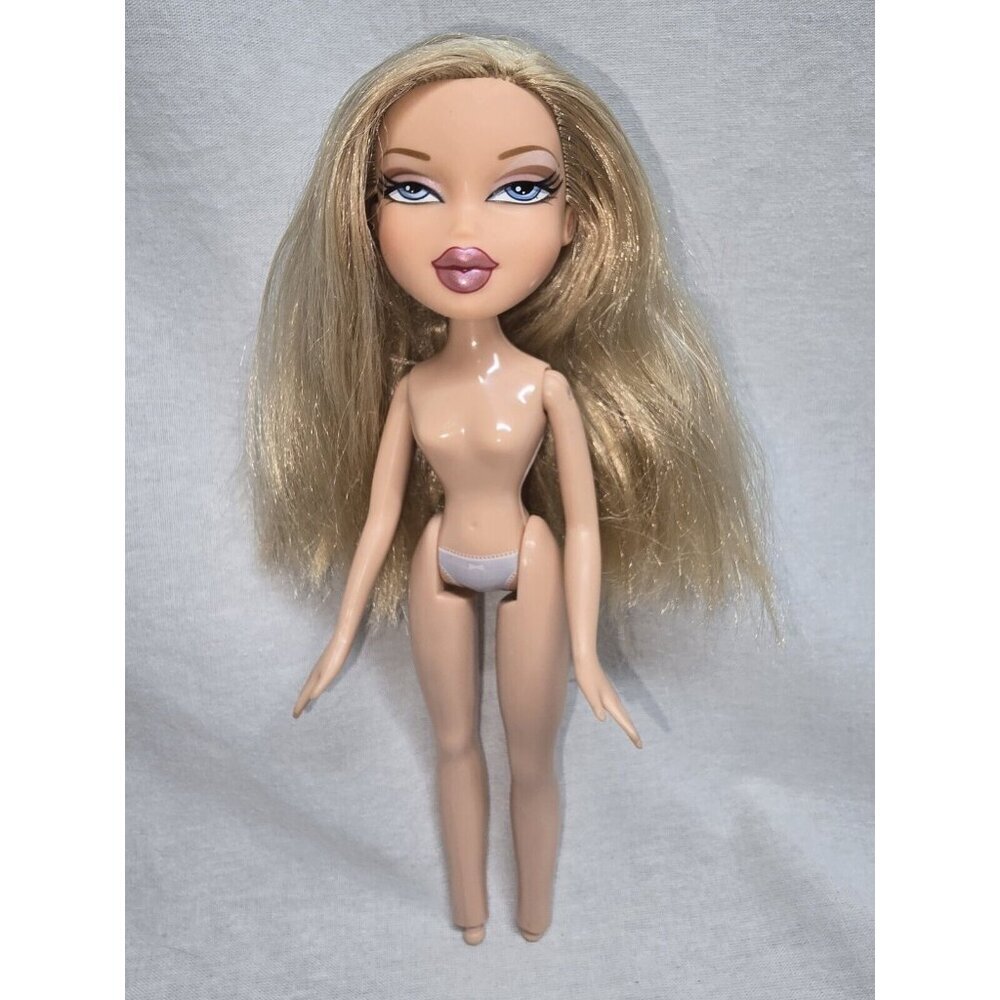 Bratz Holiday Christmas Cloe Doll 10” MGA Entertainment 2007- NUDE